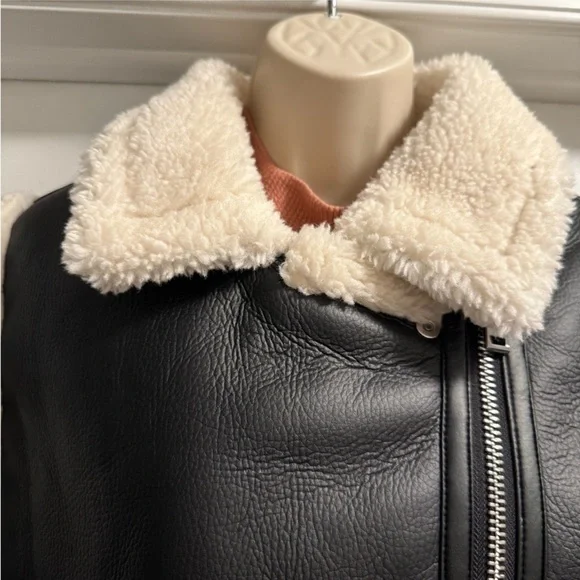 Sanctuary Black Cream Faux Sherpa Trimmed Vegan Leather Vest Medium - Picture 4 of 14